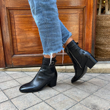 Charger l'image dans la galerie, Boots Talon Trotteur Zippé Intérieur en Cuir Noir