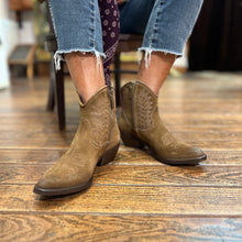 Charger l'image dans la galerie, Boots Tiag en Daim Sigaro