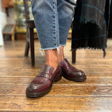Load image into Gallery viewer, Mocassin Semelle Épaisse en Cuir Bordeaux