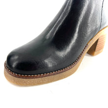 Charger l'image dans la galerie, Boots Zippé Intérieur Talon Trotteur Semelle Crêpe en Cuir Noir