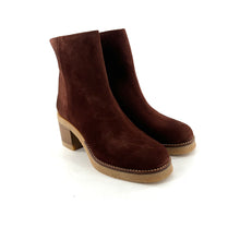 Charger l'image dans la galerie, Boots Zippé Intérieur Talon Trotteur Semelle Crêpe en Daim Cognac