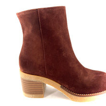 Charger l'image dans la galerie, Boots Zippé Intérieur Talon Trotteur Semelle Crêpe en Daim Cognac