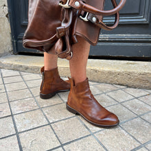 Load image into Gallery viewer, Boots Zippé Arrière en Cuir Cognac Veiné