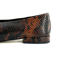Load image into Gallery viewer, Ballerine ÉGLANTINE en Cuir Imprimé Python