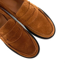 Load image into Gallery viewer, Mocassin en Daim Cognac
