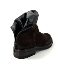 Load image into Gallery viewer, Boots Semelle Crantée Zippé Arrière en Daim Marron Foncé