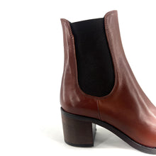 Load image into Gallery viewer, Boots Élastiqué Talon Trotteur en Cuir Camel