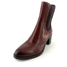 Load image into Gallery viewer, Boots Élastiqué Talon Trotteur en Cuir Camel