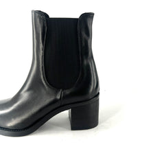 Load image into Gallery viewer, Boots Élastiqué Talon Trotteur en Cuir Noir