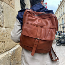 Charger l'image dans la galerie, Sac à Dos en Cuir Lavé Camel