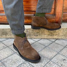 Load image into Gallery viewer, Chaussure Lacets Semi-Montante en Daim Marron