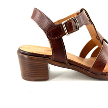 Charger l'image dans la galerie, Sandale Petit Talon Trotteur en Cuir Cognac