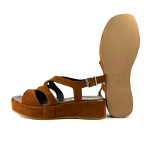 Load image into Gallery viewer, Sandale Semelle Épaisse en Daim Camel