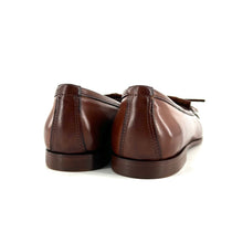 Load image into Gallery viewer, Mocassin Pompons et Patte Frangée en Cuir Cognac