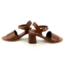Charger l'image dans la galerie, Sandale Talon Trotteur en Cuir Camel
