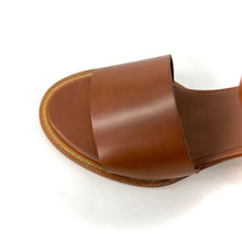 Charger l'image dans la galerie, Sandale Talon Trotteur en Cuir Camel
