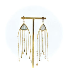 Load image into Gallery viewer, Boucles d'Oreilles Pendantes MINA Labradorite
