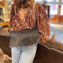 Load image into Gallery viewer, Sac Bandoulière en Cuir Lavé Noir