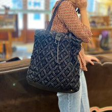 Charger l'image dans la galerie, "Tote Bag" en Cuir Tressé Noir