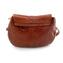 Charger l'image dans la galerie, Sac Bandoulière Rabat Clouté en Cuir Camel