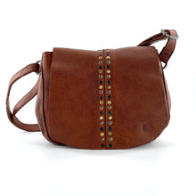 Charger l'image dans la galerie, Sac Bandoulière Rabat Clouté en Cuir Camel PM