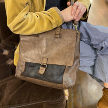 Charger l'image dans la galerie, Grande Besace Marron Foncé
