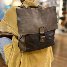 Charger l'image dans la galerie, Sac à Dos en Cuir Bi-Matière Marron Foncé