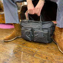 Charger l'image dans la galerie, Sac Polyvalent en Cuir Noir