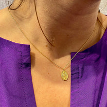 Charger l'image dans la galerie, Collier Ras-de-Cou HOPE 39cm Médaille Madone