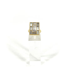 Charger l'image dans la galerie, Bague MARA en Nacre Blanche