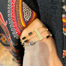 Load image into Gallery viewer, Bracelet MARA en Nacre Grise