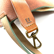 Charger l'image dans la galerie, Sac Mini WAY en Cuir Nuts