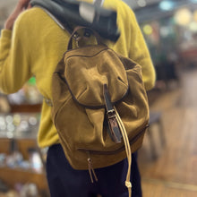Charger l'image dans la galerie, Sac à Dos CAMP en Cuir Velours Tabac