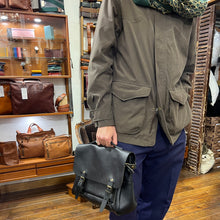 Load image into Gallery viewer, Sac POSTIER ÉCLAIR M en Cuir Noir