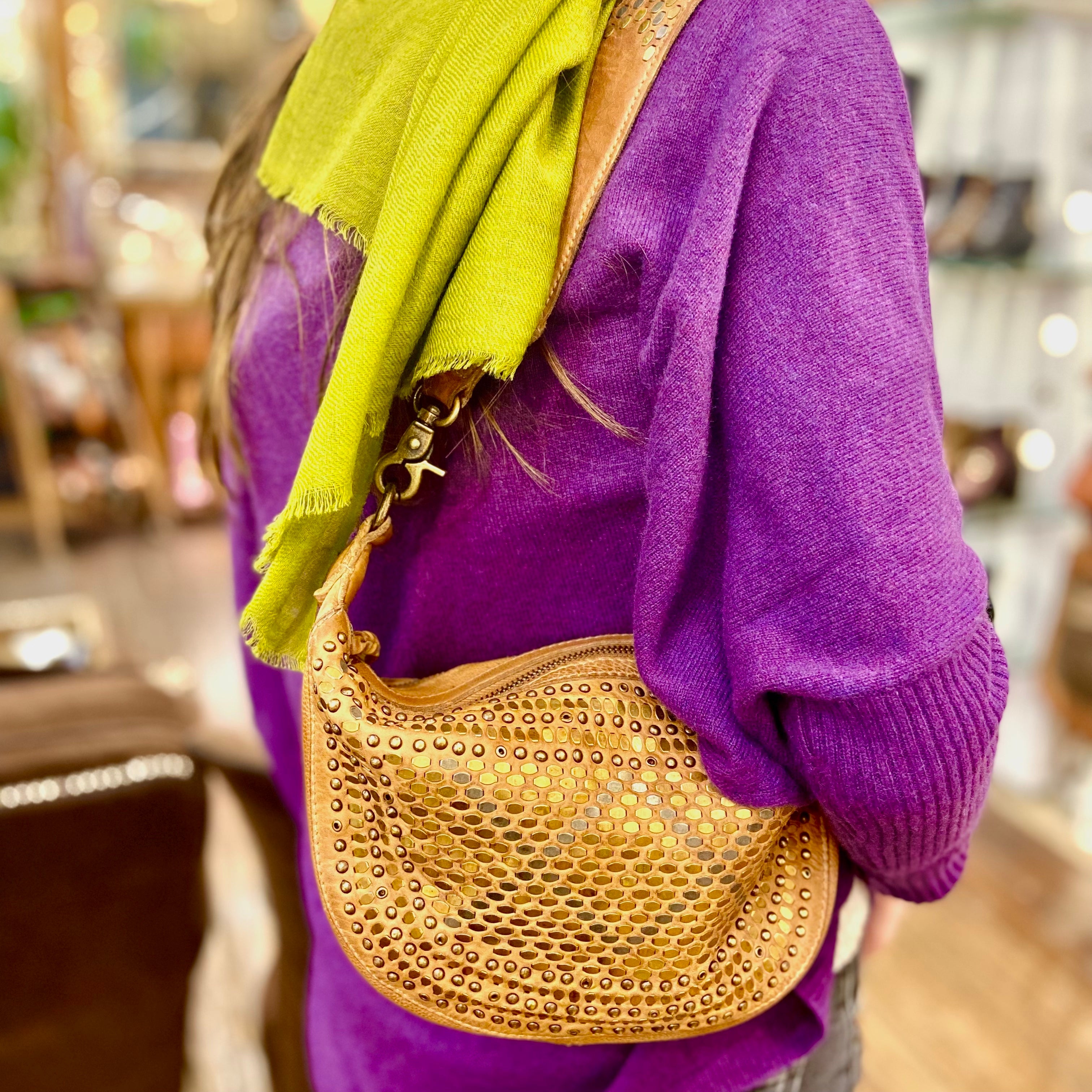 Petit Sac en Cuir Camel et Clous Plats Bicolores