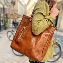 Charger l'image dans la galerie, Sac OUTDOOR en Cuir Caramel