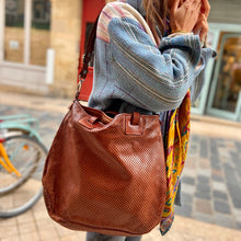 Charger l'image dans la galerie, Sac RE EDITION en Cuir Perforé Caramel