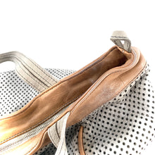 Charger l'image dans la galerie, Sac IN CITTA en Cuir Perforé Blanc Gris