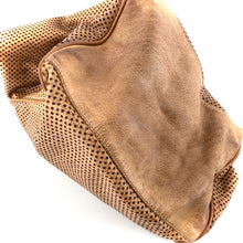 Charger l'image dans la galerie, Sac IN CITTA en Cuir Perforé Camel