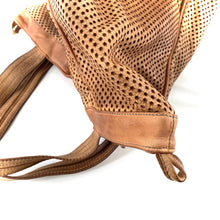 Charger l'image dans la galerie, Sac IN CITTA en Cuir Perforé Camel