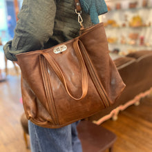 Charger l'image dans la galerie, Sac ENERGY en Cuir Lavé Camel