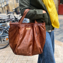 Charger l'image dans la galerie, Sac IN CITTA en Cuir Lavé Camel