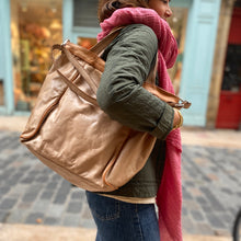 Charger l'image dans la galerie, Sac IN CITTA en Cuir Lavé Beige et Camel
