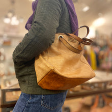 Charger l'image dans la galerie, Sac EVELYNE en Paille Enduite et Cuir Lavé Camel