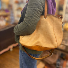 Charger l'image dans la galerie, Sac EVELYNE en Paille Enduite et Cuir Lavé Camel