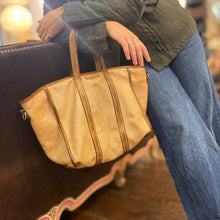 Charger l'image dans la galerie, SAC HOTEL en Paille Enduite et Cuir Lavé Camel