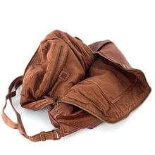 Charger l'image dans la galerie, Sac à Dos en Cuir Lavé Camel