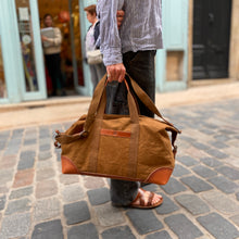 Charger l'image dans la galerie, Sac de Voyage en Toile et Cuir Camel