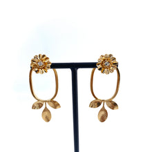 Load image into Gallery viewer, Boucles d'Oreilles XERES en Plaqué Or et Cristal