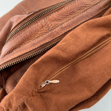 Charger l'image dans la galerie, Sac Banane en Cuir Camel et Clous Plats Bicolores